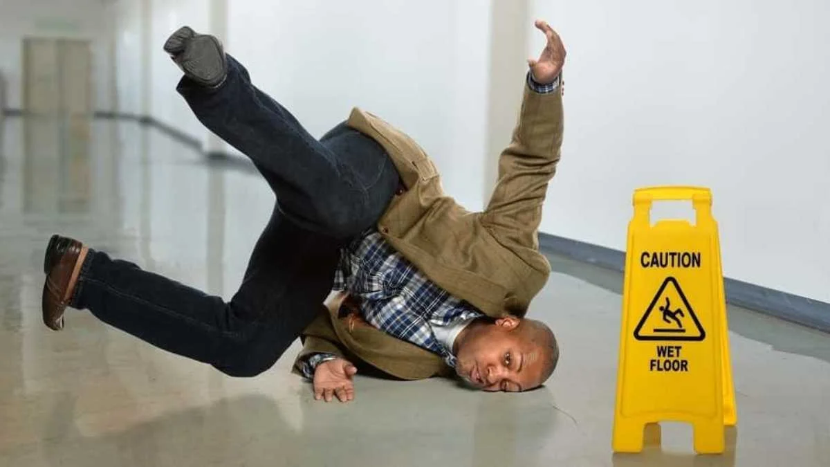 The Importance of Warning Signs in Preventing Slip and Fall Accidents